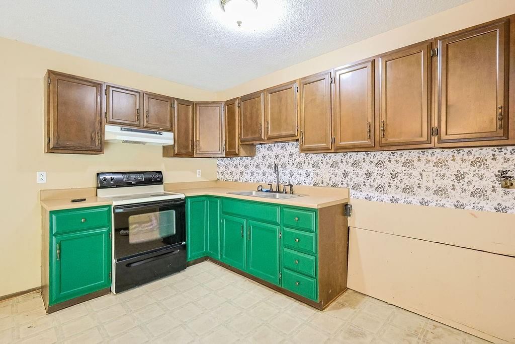 409 S Catalpa Street — photo 7