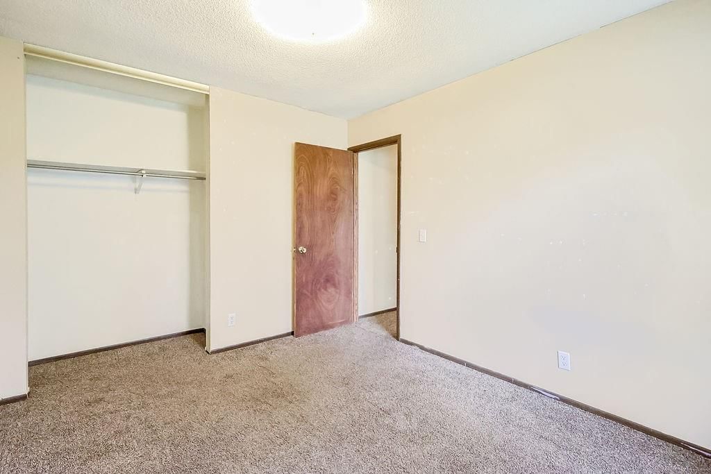 409 S Catalpa Street — photo 12