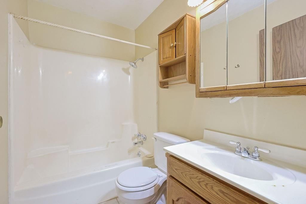 409 S Catalpa Street — photo 18