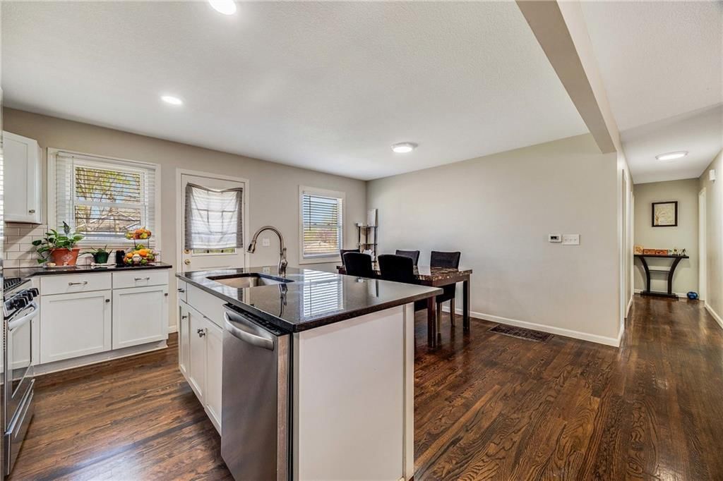 2109 S 9th Street — photo 2
