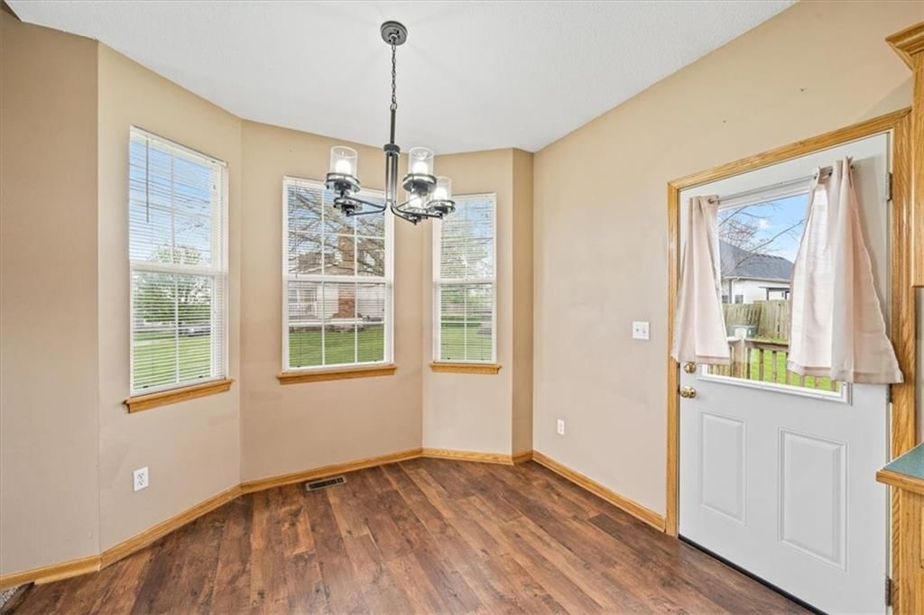 1404 NW Madison Court — photo 6