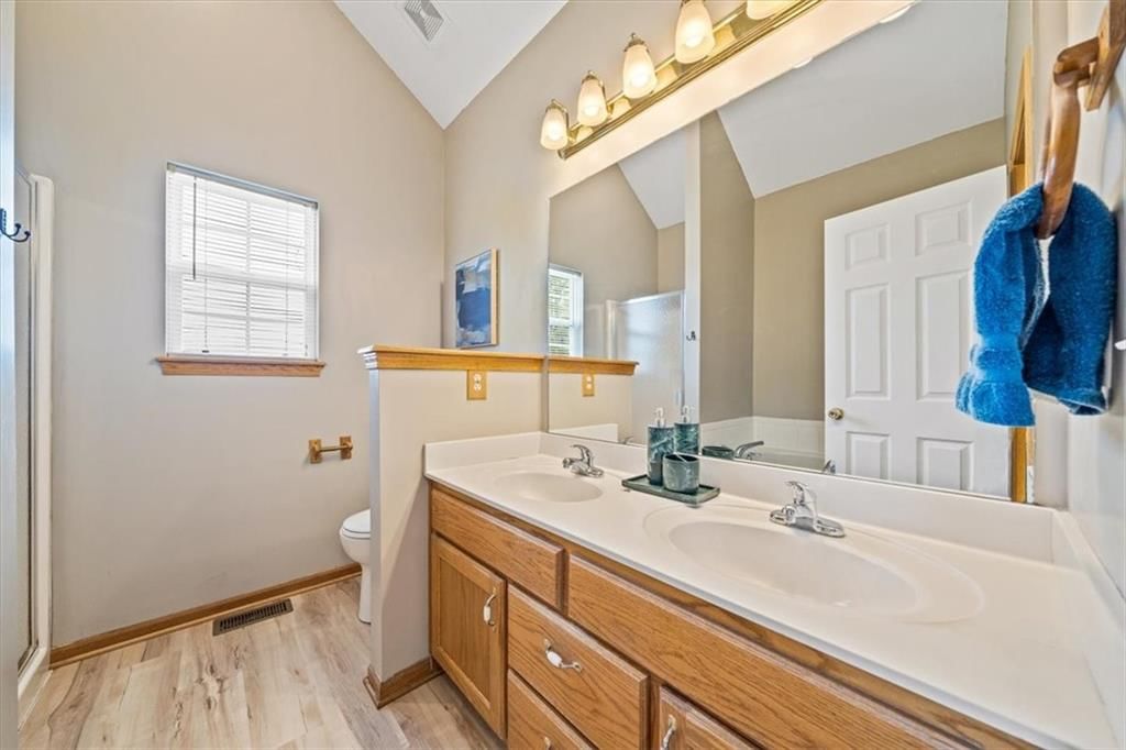 1404 NW Madison Court — photo 13