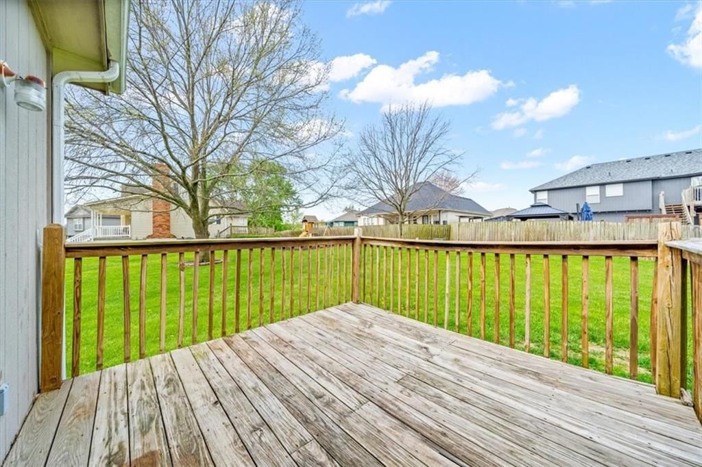 1404 NW Madison Court — photo 18