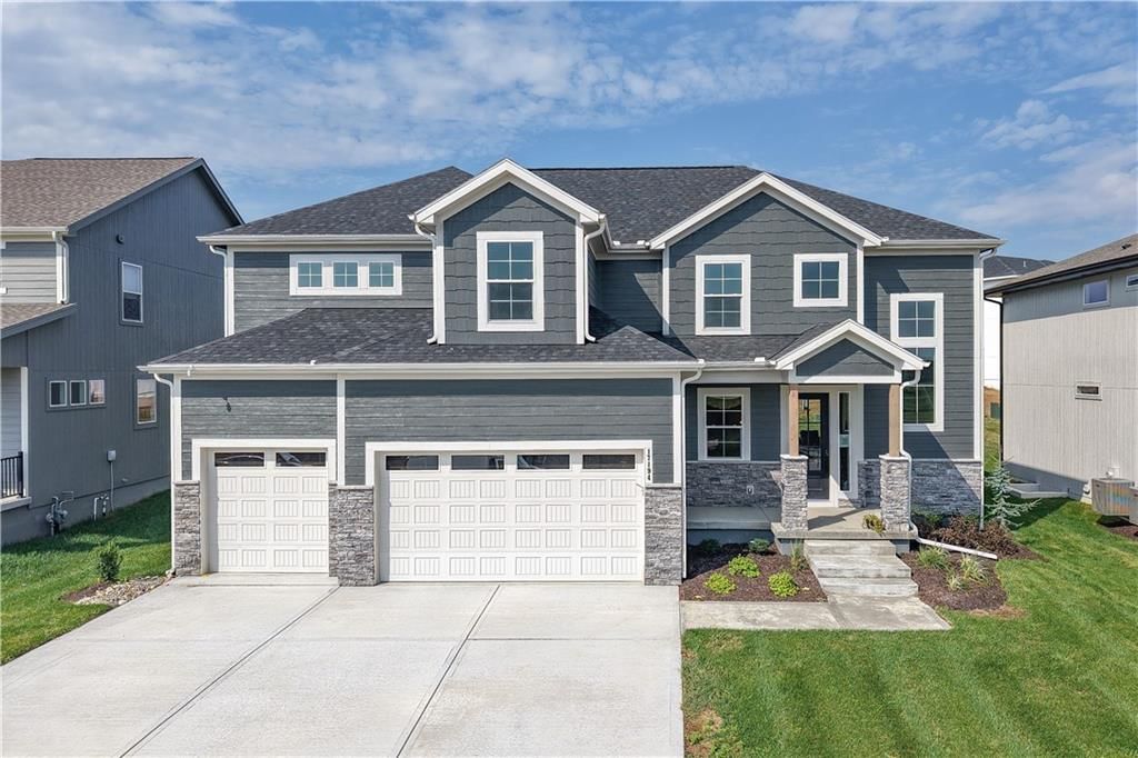 17194 S Heatherwood Street, Olathe, KS