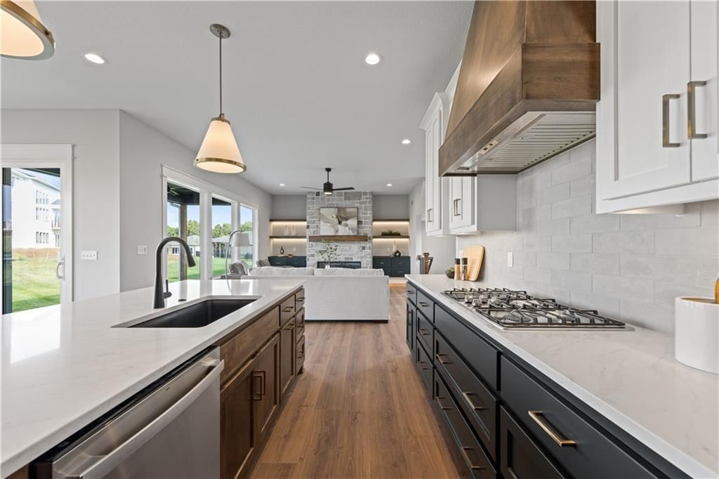 17194 S Heatherwood Street — photo 10