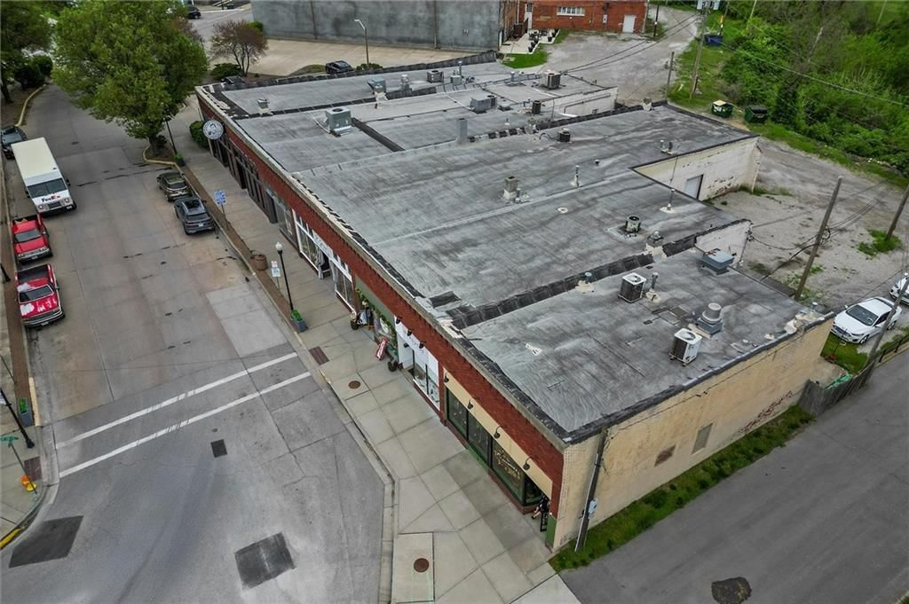 453-463 S Thompson Avenue — photo 42