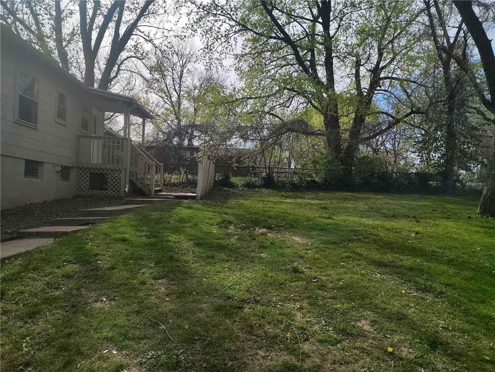 10816 E 27th Street — photo 2