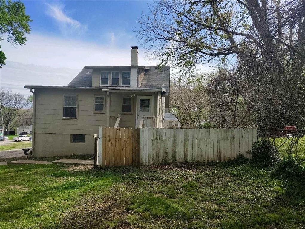 10816 E 27th Street — photo 3
