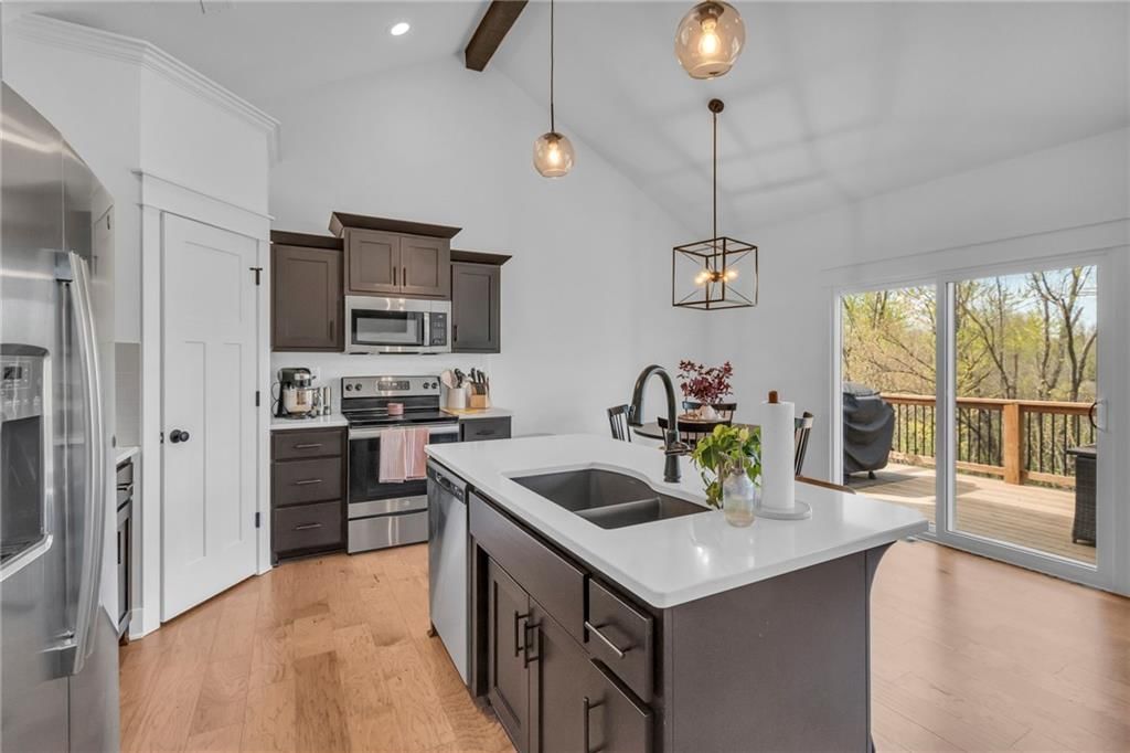 204 Lake Avenue — photo 12
