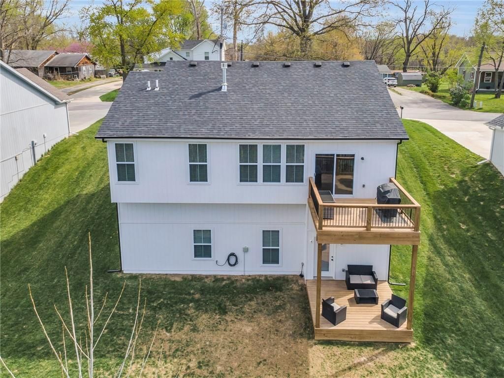 204 Lake Avenue — photo 34