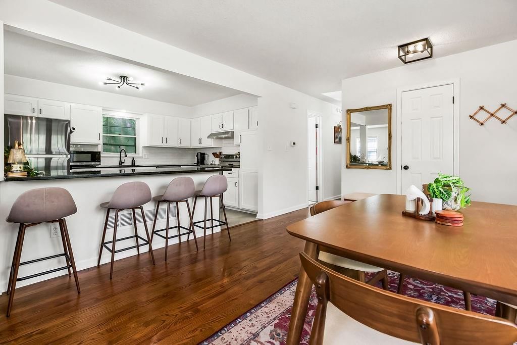 416 NE Carriage Street — photo 6