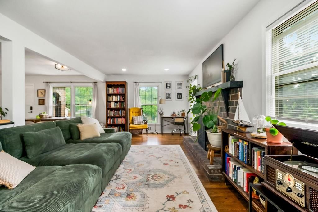 416 NE Carriage Street — photo 10
