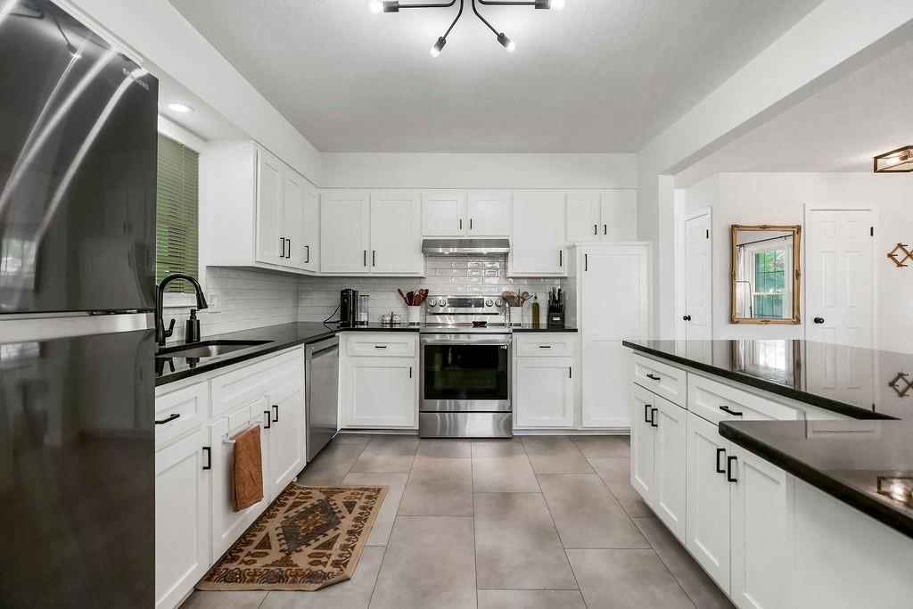 416 NE Carriage Street — photo 11