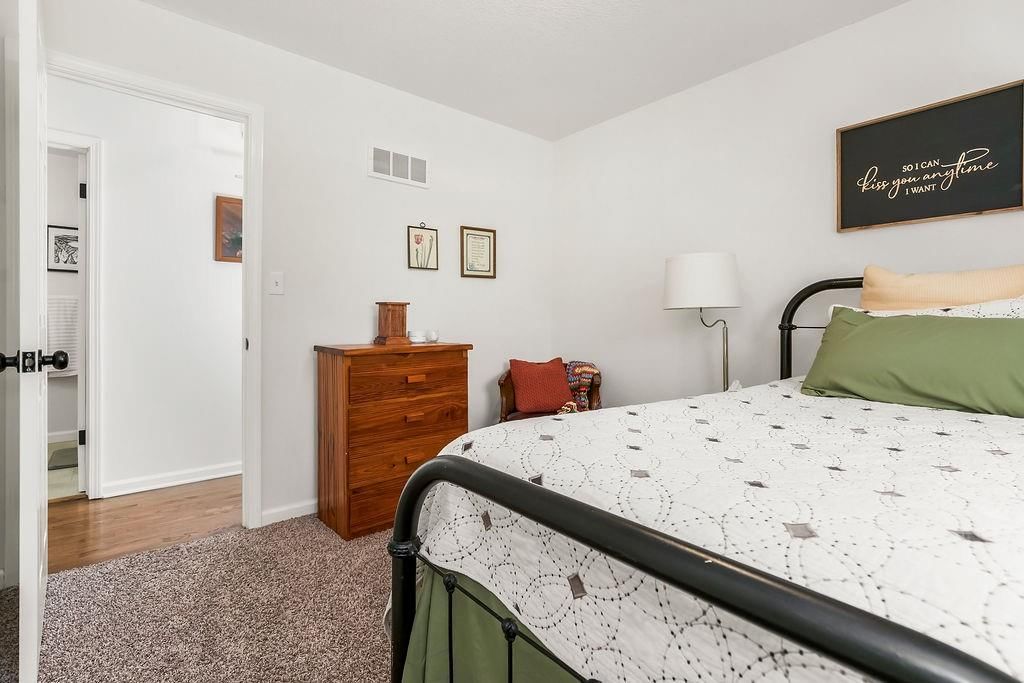 416 NE Carriage Street — photo 16