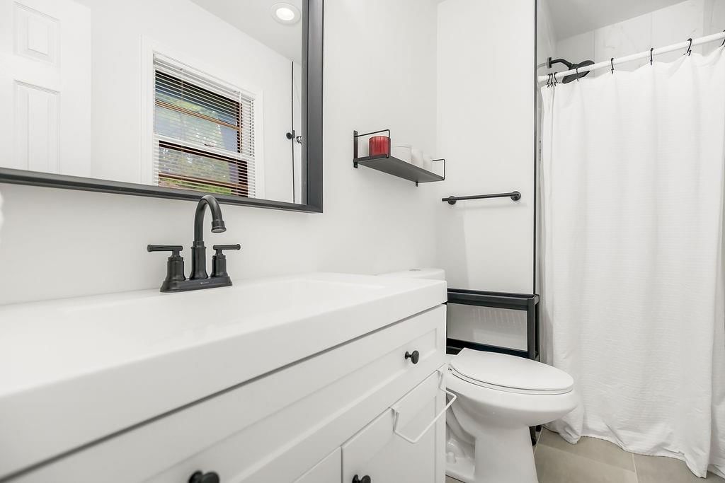 416 NE Carriage Street — photo 17