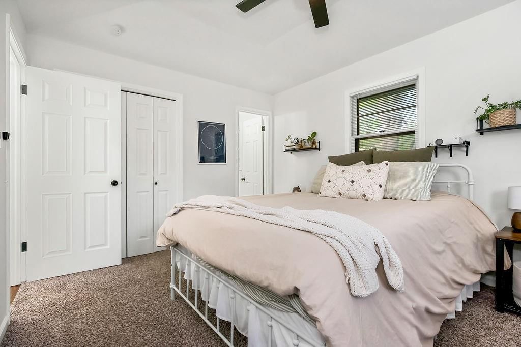 416 NE Carriage Street — photo 22