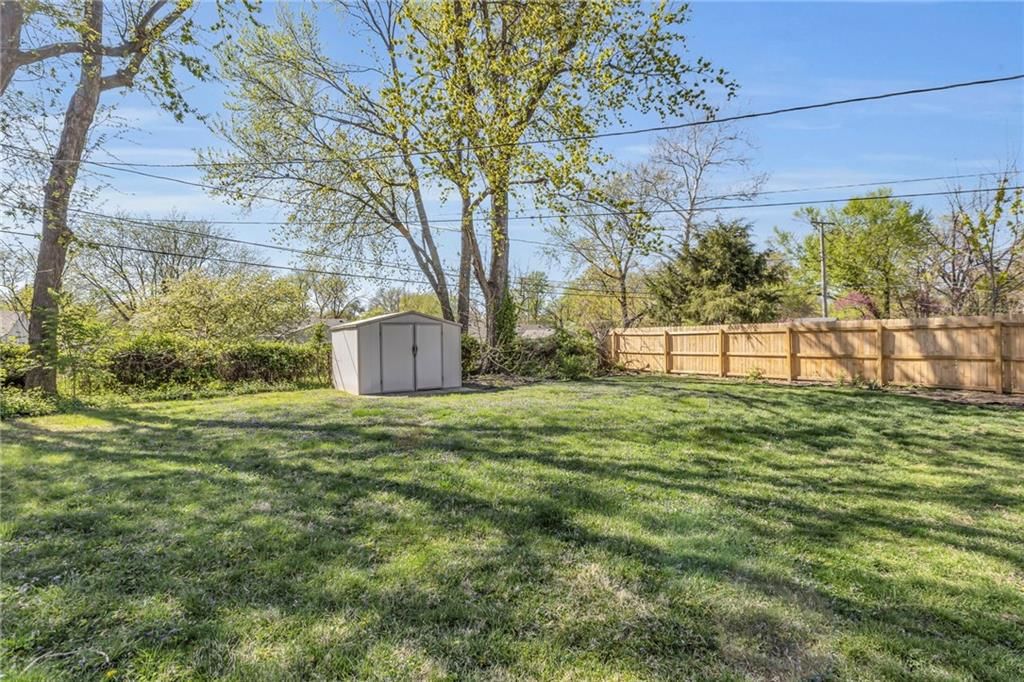 7206 REEDS Road — photo 25