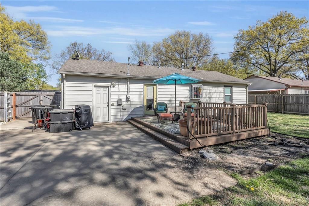7206 REEDS Road — photo 26