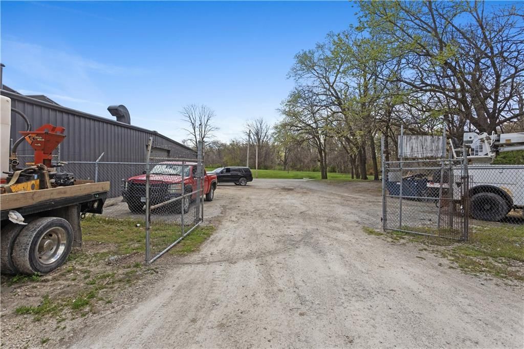 3709 Pickett Road — photo 22