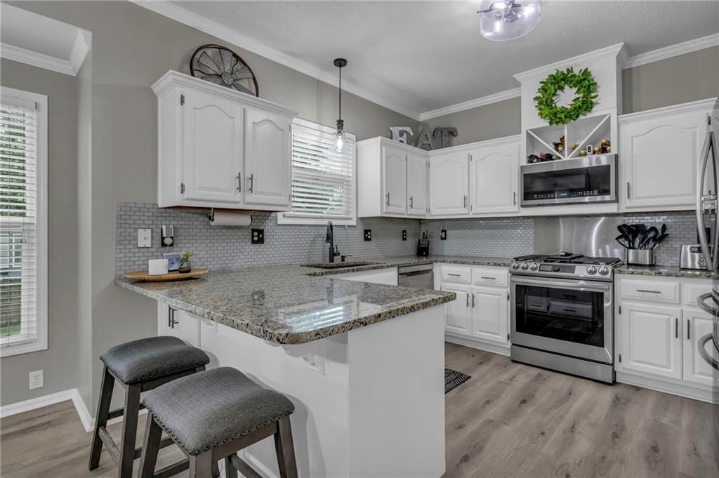 1033 N CLINTON Street — photo 11