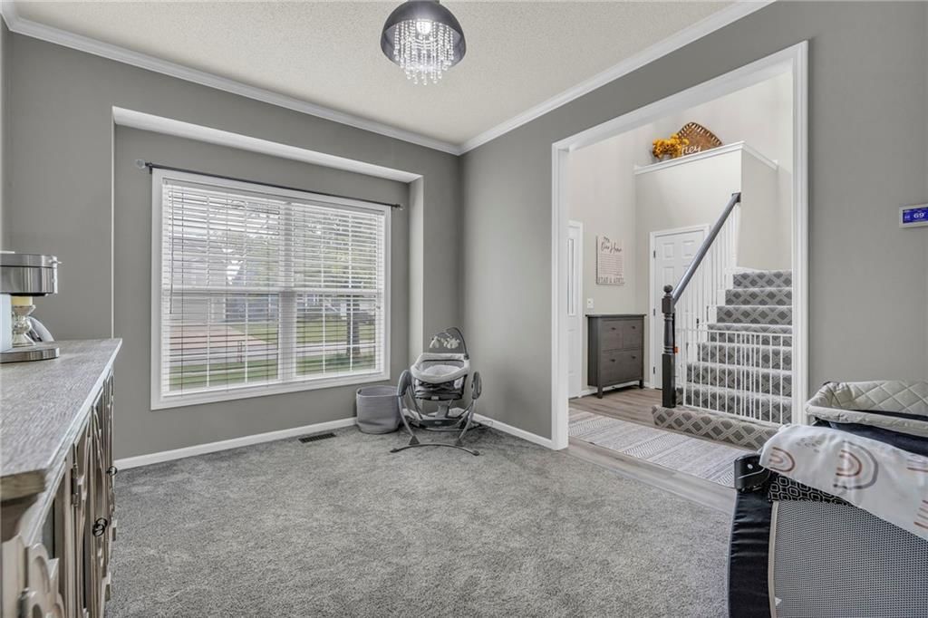 1033 N CLINTON Street — photo 19