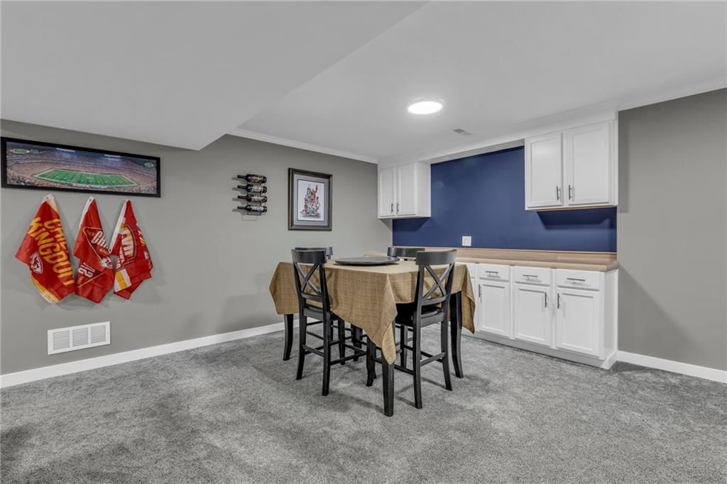 1033 N CLINTON Street — photo 32