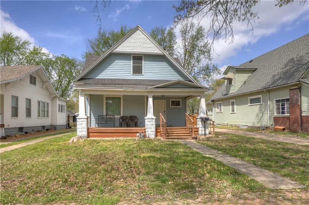 612 W Kansas Street — photo 1