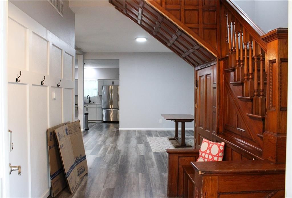 612 W Kansas Street — photo 3