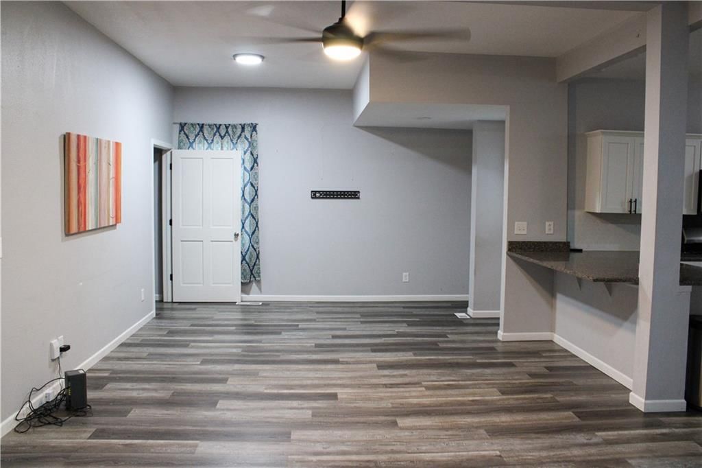 612 W Kansas Street — photo 6