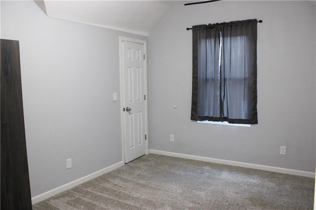 612 W Kansas Street — photo 18