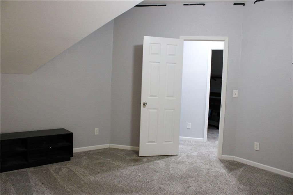 612 W Kansas Street — photo 19