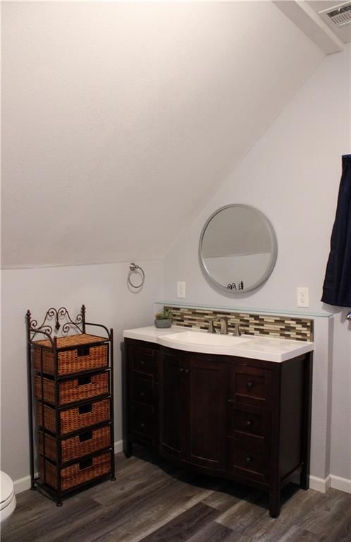 612 W Kansas Street — photo 25