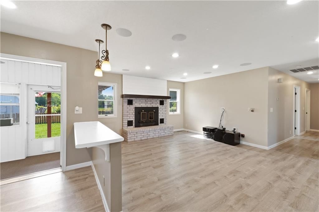 403 N Truman Street — photo 10