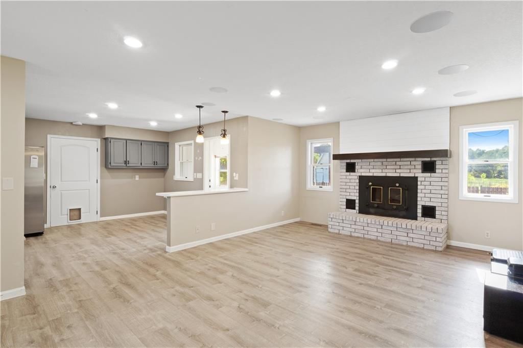 403 N Truman Street — photo 11
