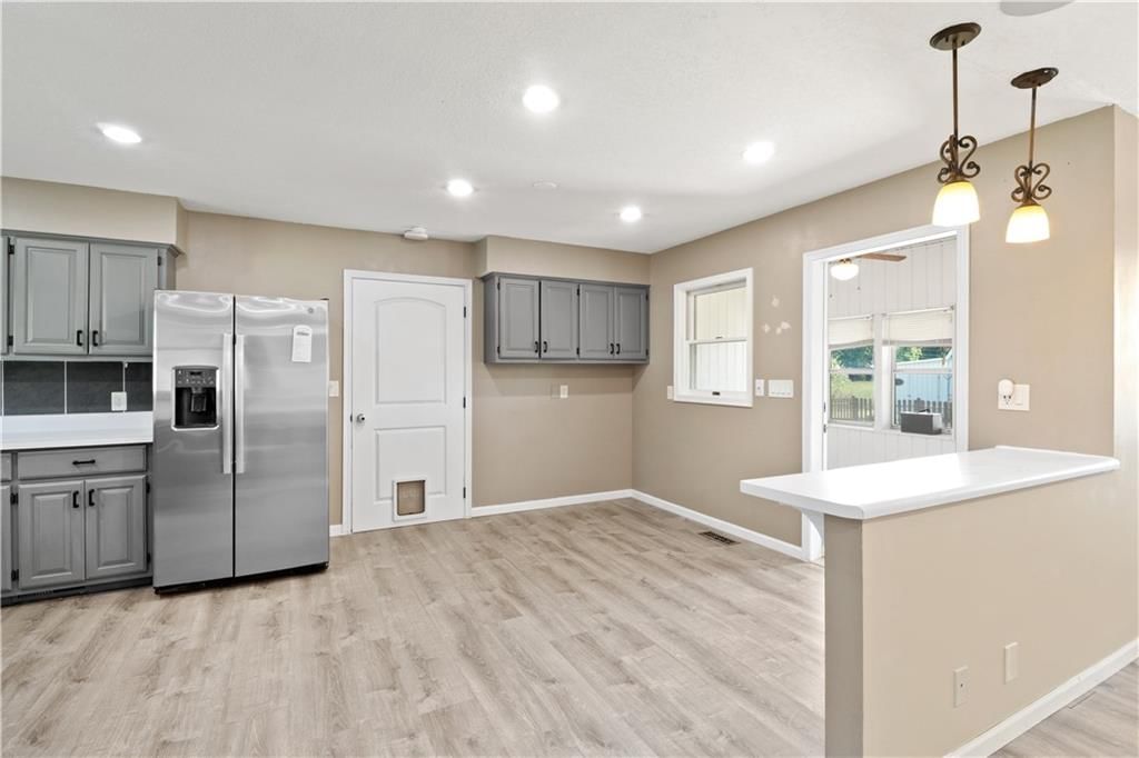 403 N Truman Street — photo 12