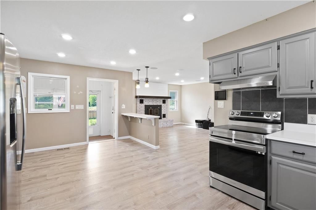 403 N Truman Street — photo 13