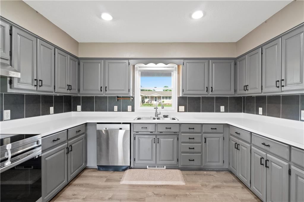 403 N Truman Street — photo 14