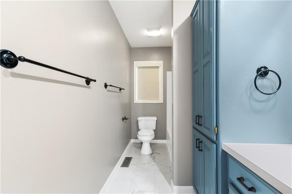 403 N Truman Street — photo 17