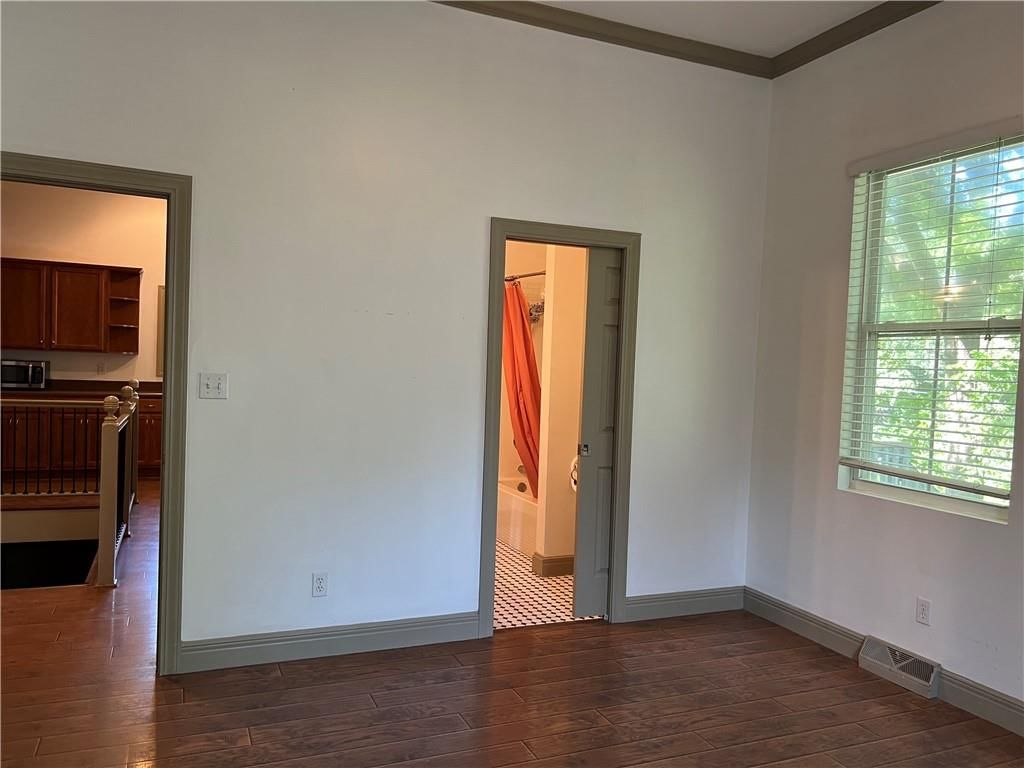 610 N Broadway Street — photo 12