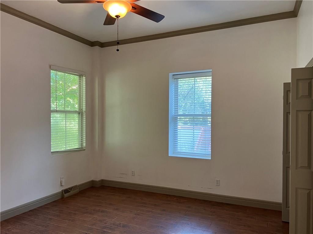 610 N Broadway Street — photo 13