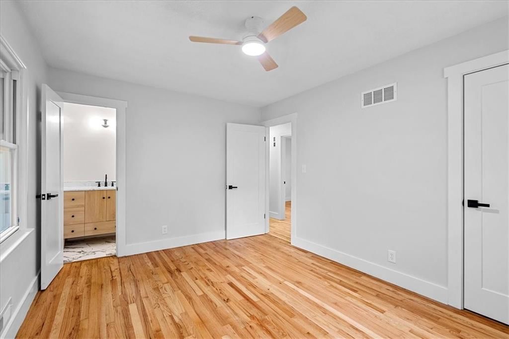 Photo 17 of 22 - 6706 W 76th Terrace