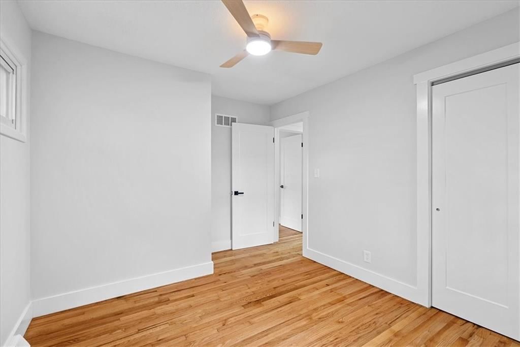 Photo 18 of 22 - 6706 W 76th Terrace