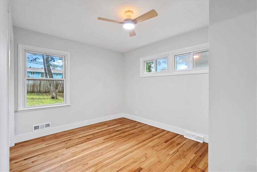 Photo 19 of 22 - 6706 W 76th Terrace