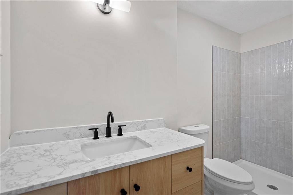 Photo 20 of 22 - 6706 W 76th Terrace