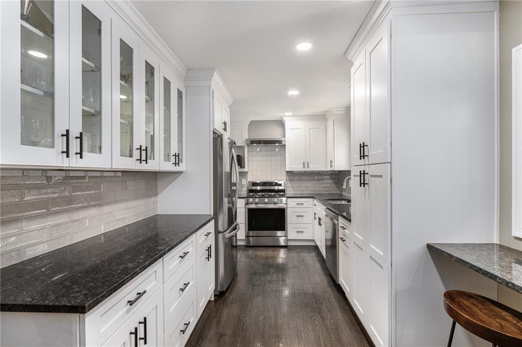 8419 Cambridge Street — photo 8