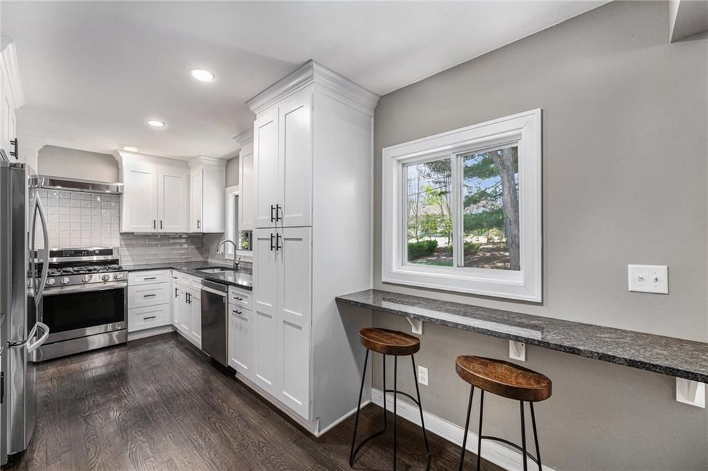 8419 Cambridge Street — photo 9