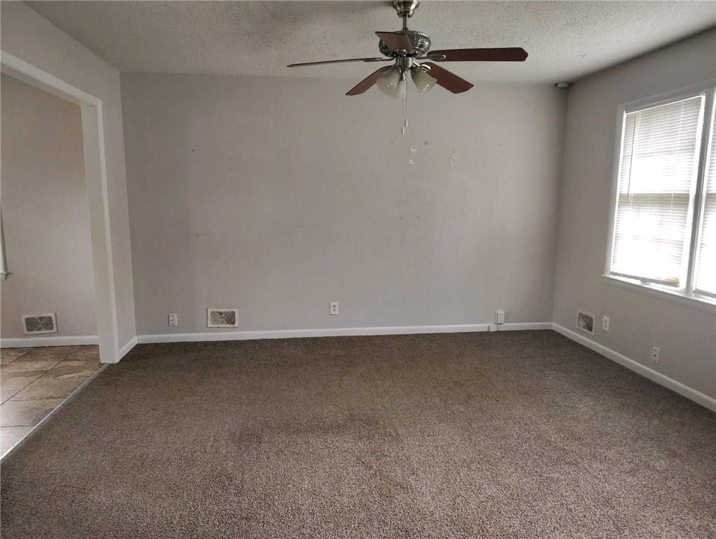 Photo 6 of 17 - 5123 Overton Circle
