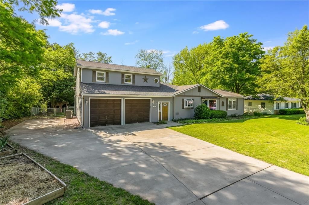 1304 Middlebrook Drive — photo 3