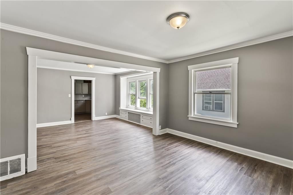 809 S Crysler Avenue — photo 2