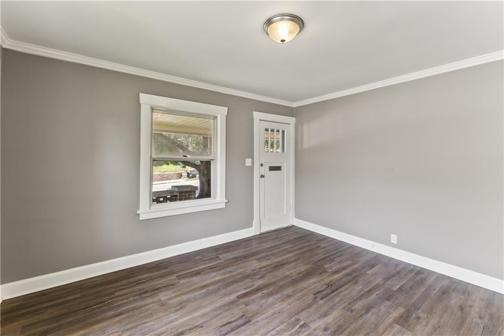 809 S Crysler Avenue — photo 4